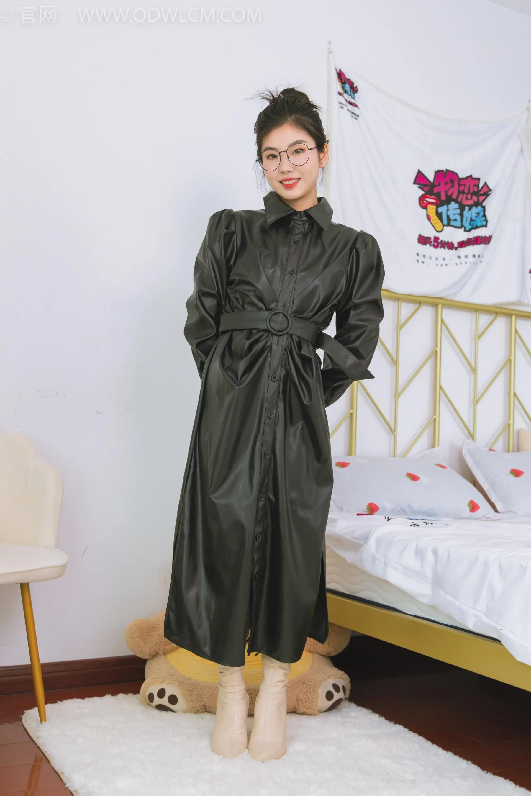 物恋传媒 NO.1510 米米-深邃的光 [151P]插图2